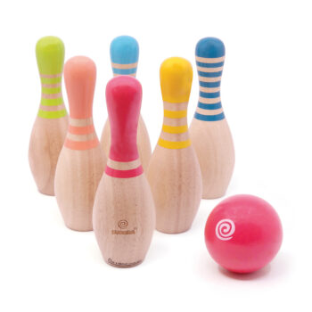 Svoora Wooden Bowling Set in Fabric Backpack