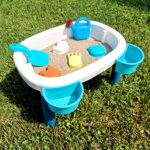 Sand table with 6 accessories.